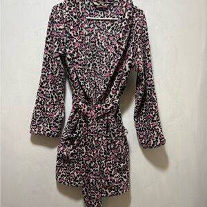 Victoria's Secret Heart Leopard Print Plush Robe Women’s Sz XS/S